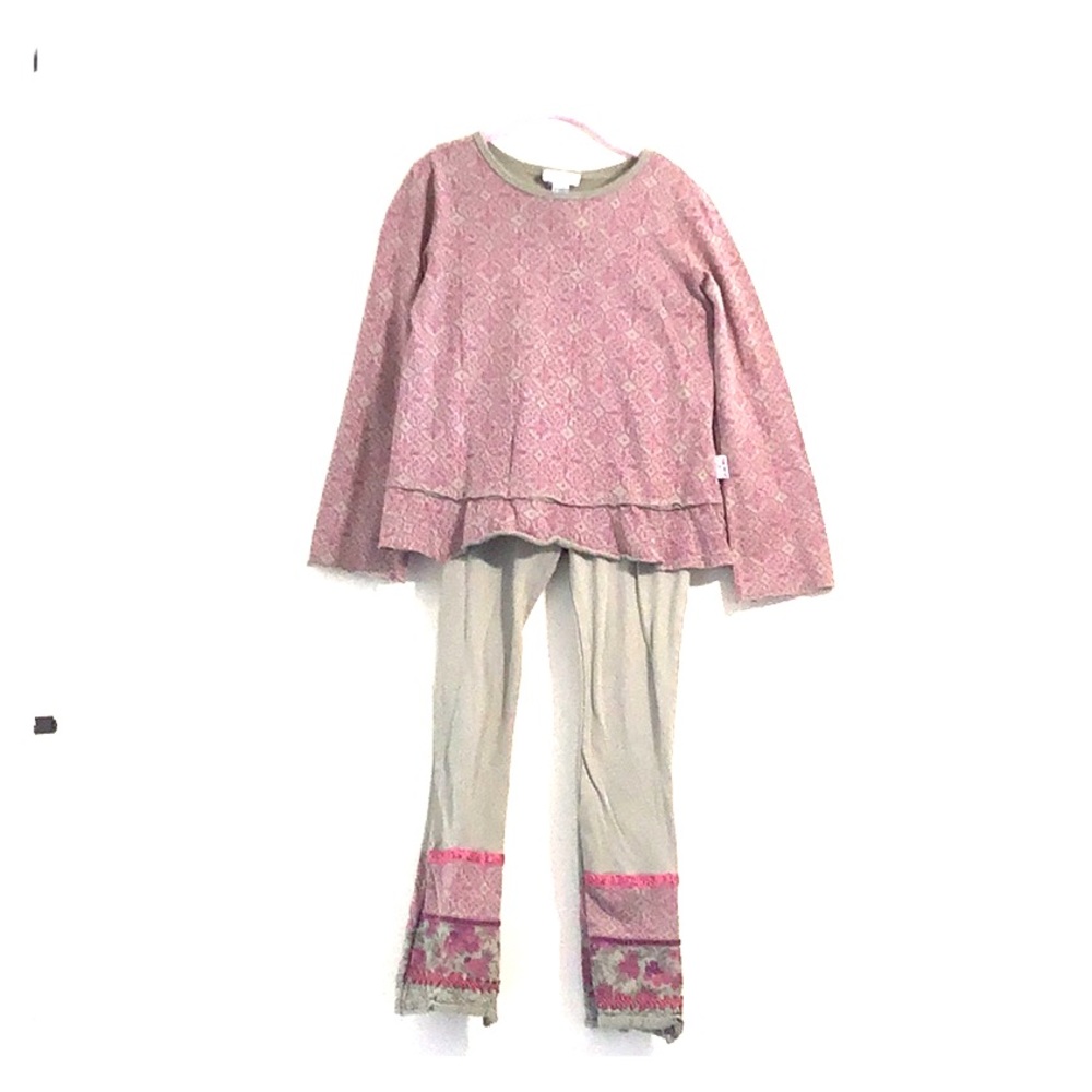 Girls shirt and pants